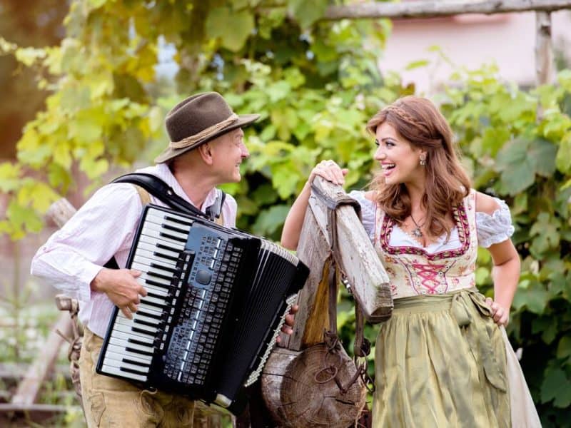 Was ist der Unterschied zwischen Schlager und Volksmusik?